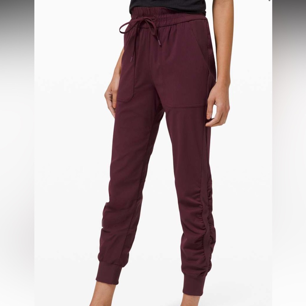 Lululemon studio jogger
